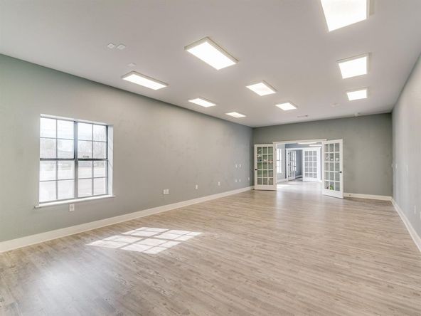 525 E Main St, Midlothian, TX 76065